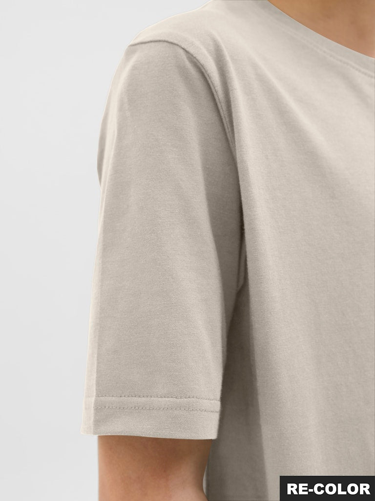 Beige t-shirt från Jack & Jones till ungdom kille. Soho kortärmad tröja från Jackandjones junior.
JJESOHO TEE SS CREW NECK NOOS JNR
12279577