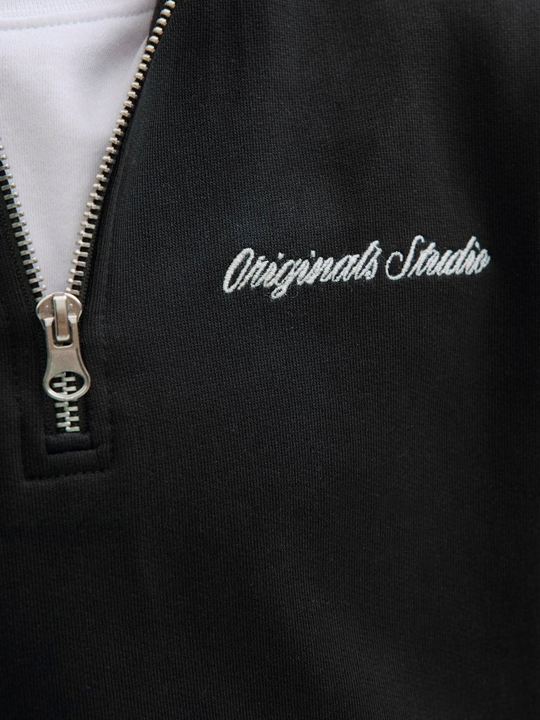 Svart zip tröja i sweat från Jack & Jones till ungdom kille. Ungdomskläder, Norrebro
JORNORREBRO EMB SWEAT HIGH NECK JNR
12284067