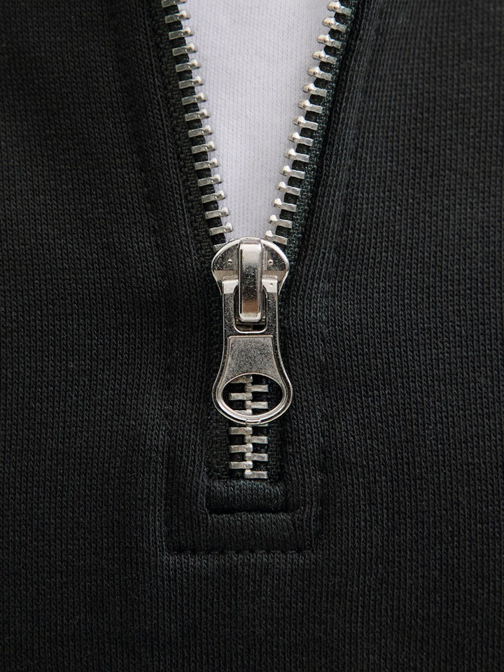 Svart zip tröja i sweat från Jack & Jones till ungdom kille. Ungdomskläder, Norrebro
JORNORREBRO EMB SWEAT HIGH NECK JNR
12284067