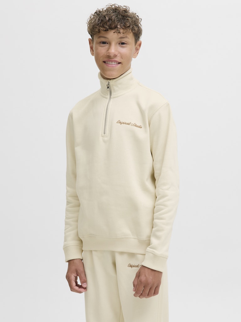 Natur cream vit zip tröja i sweat från Jack & Jones till ungdom kille. Ungdomskläder, Norrebro
JORNORREBRO EMB SWEAT HIGH NECK JNR
12284067