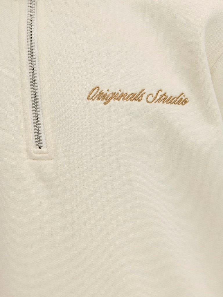 Natur cream vit zip tröja i sweat från Jack & Jones till ungdom kille. Ungdomskläder, Norrebro
JORNORREBRO EMB SWEAT HIGH NECK JNR
12284067