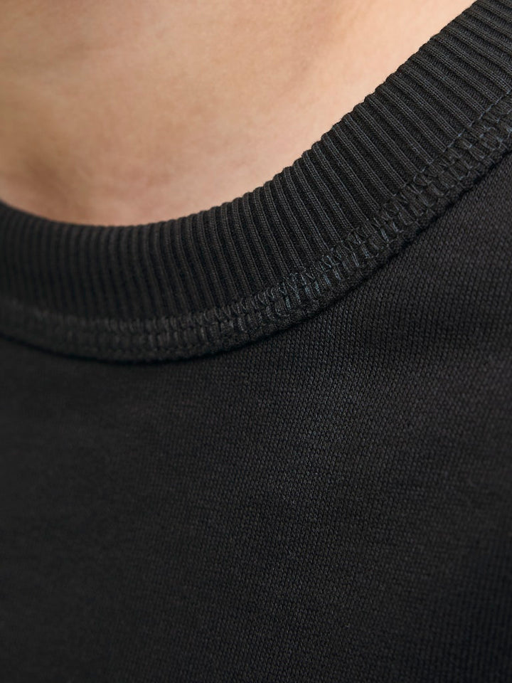 Svart rundhalsad crew neck sweat tröja från Jack & Jones till kille. Ungdomskläder, stilren.
JORNORREBRO EMB SWEAT CREW NOOS JNR
12284064