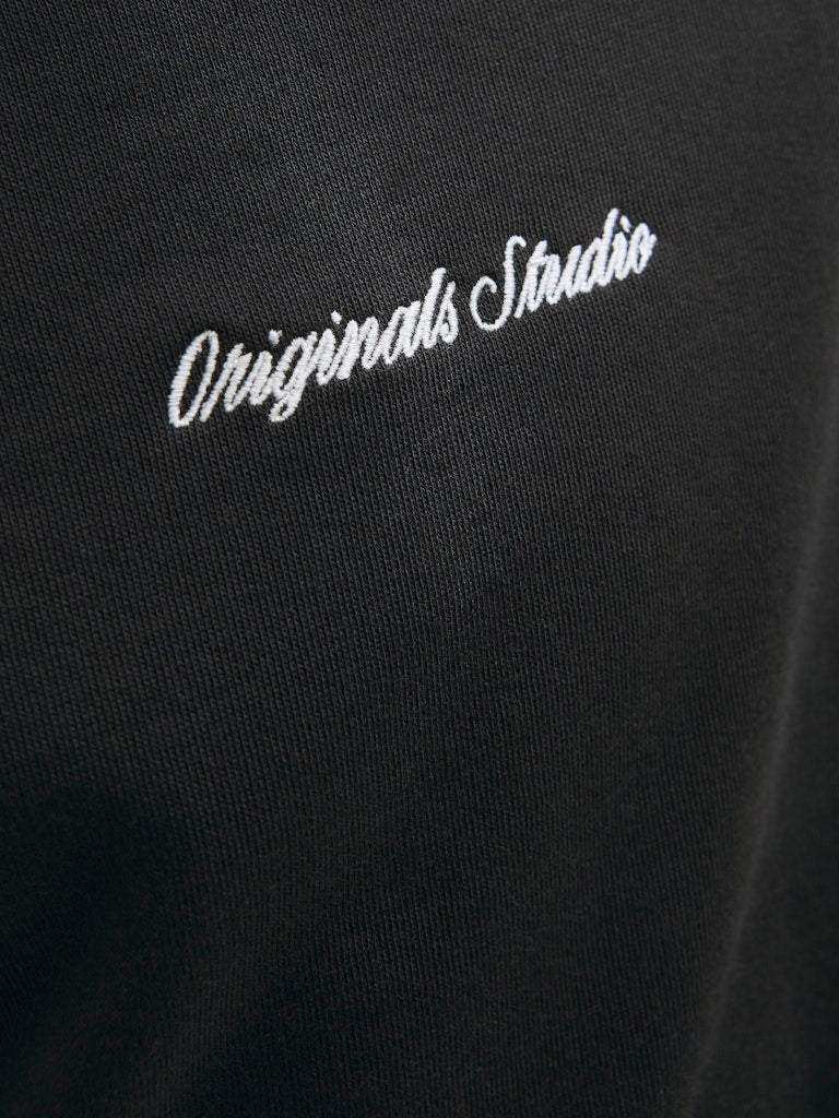 Svart rundhalsad crew neck sweat tröja från Jack & Jones till kille. Ungdomskläder, stilren.
JORNORREBRO EMB SWEAT CREW NOOS JNR
12284064