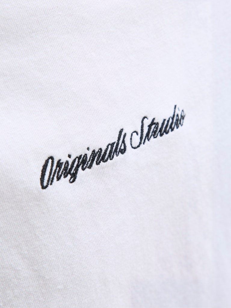 Vit rundhals t-shirt till kille. Ungdomskläder från Jack & Jones.
JORNORREBRO EMB TEE SS CN NOOS JNR
12284052