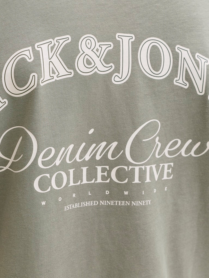 Grön t-shirt till kille från Jack & Jones. Ungdoms tröja till pojke med backprint i kontrastfärg.
JJEBRANDES BACKP RELAXED TEE SS SN JNR
12269310