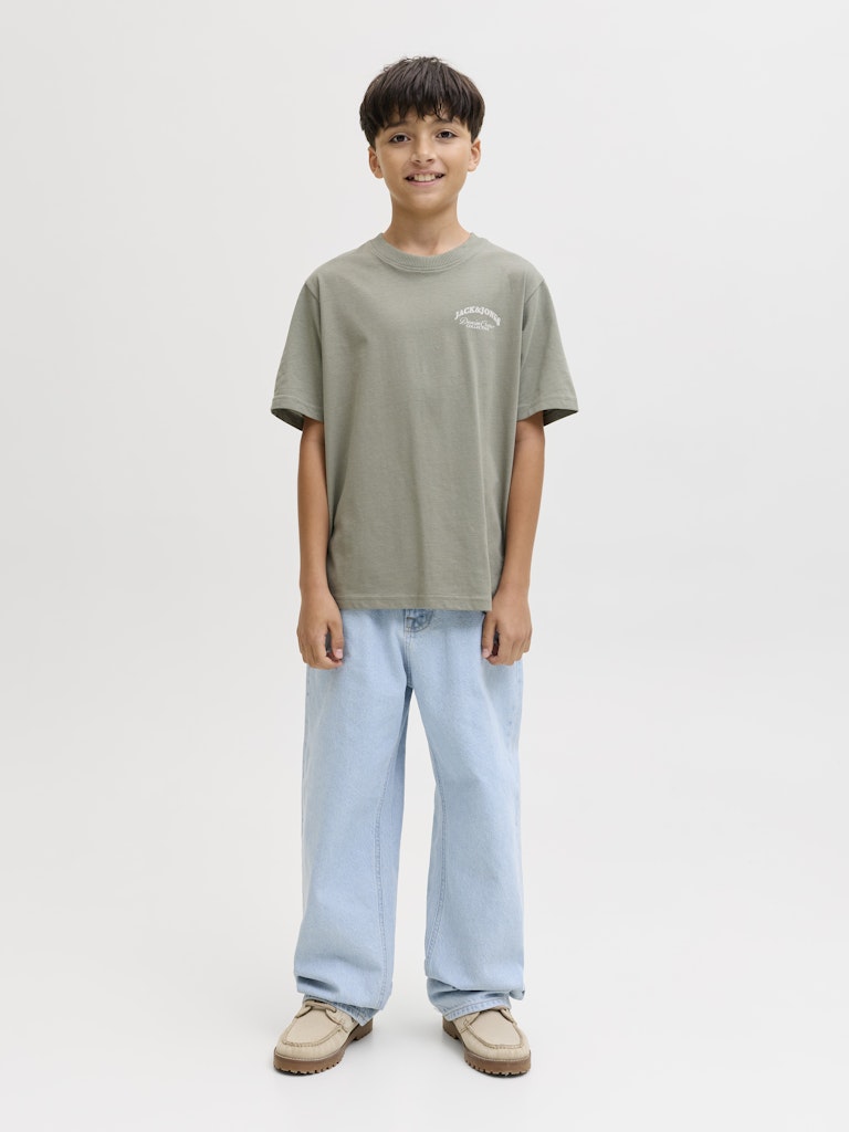 Grön t-shirt till kille från Jack & Jones. Ungdoms tröja till pojke med backprint i kontrastfärg.
JJEBRANDES BACKP RELAXED TEE SS SN JNR
12269310