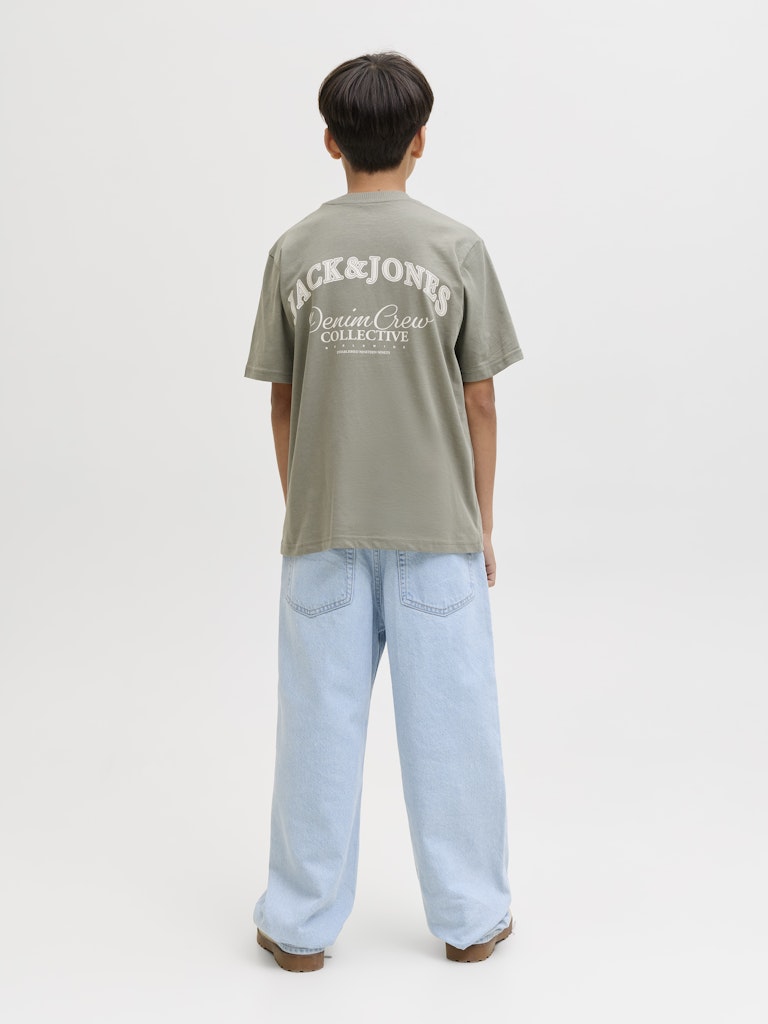 Grön t-shirt till kille från Jack & Jones. Ungdoms tröja till pojke med backprint i kontrastfärg.
JJEBRANDES BACKP RELAXED TEE SS SN JNR
12269310