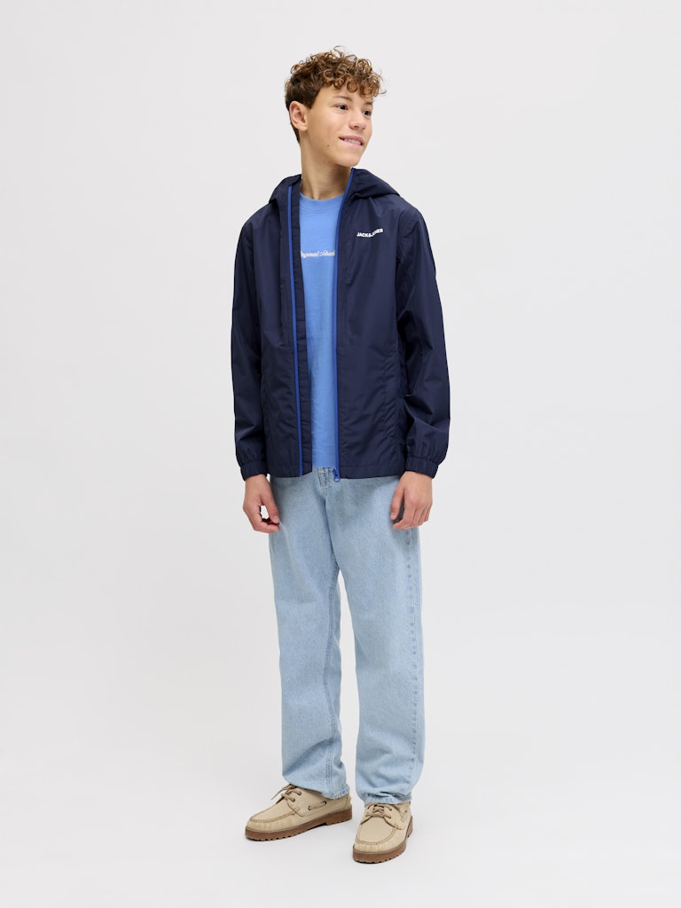 Blå rundhals t-shirt till kille. Ungdomskläder från Jack & Jones.
JORNORREBRO EMB TEE SS CN NOOS JNR
12284052