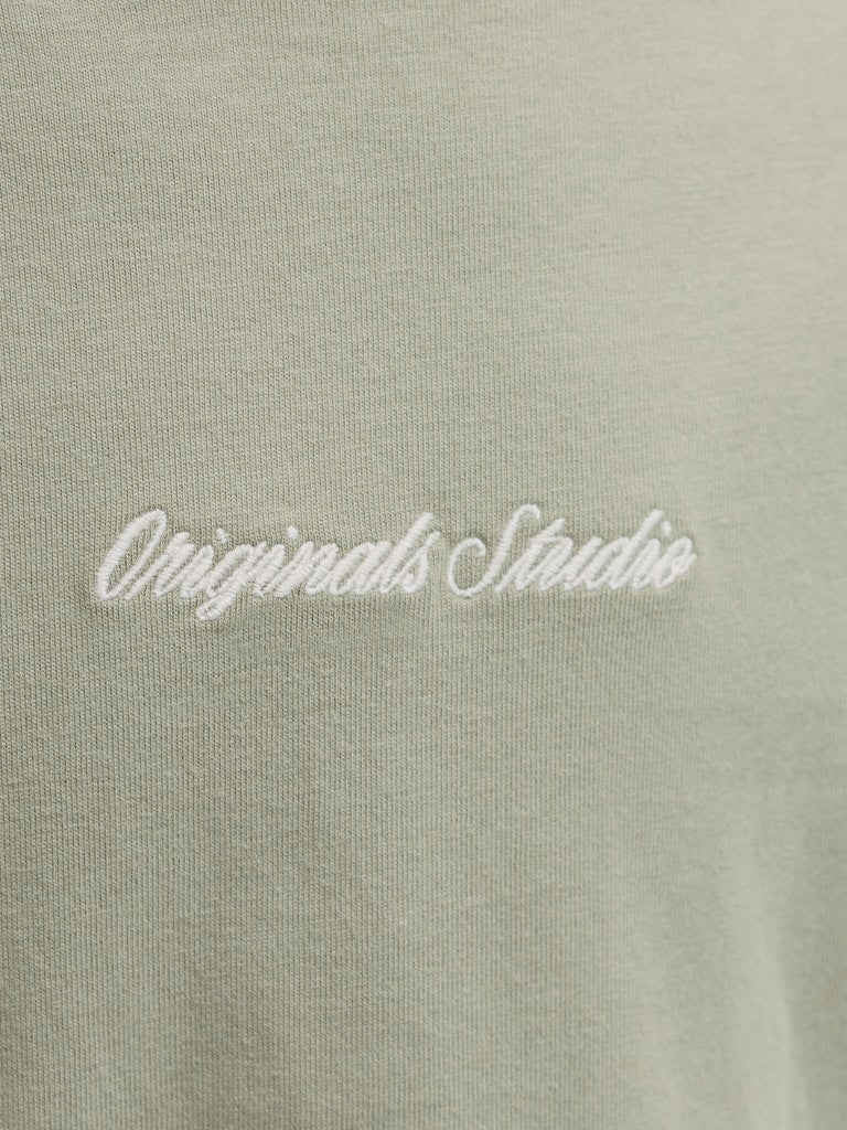 Grön rundhals t-shirt till kille. Ungdomskläder från Jack & Jones.
JORNORREBRO EMB TEE SS CN NOOS JNR
12284052