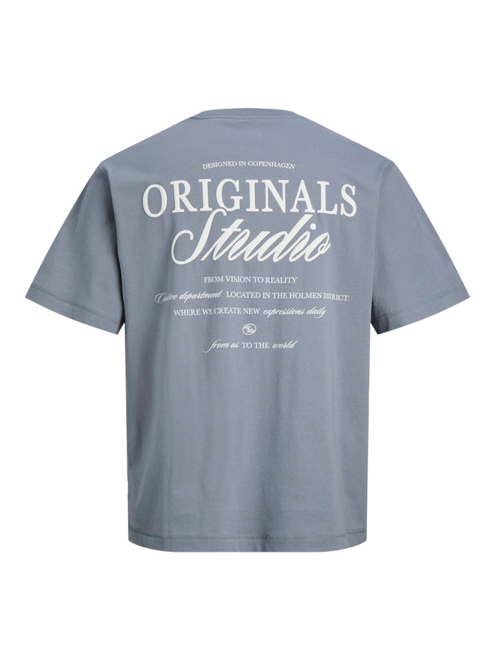 Ljus blå grå t-shirt från Jack & Jones till ungdom kille. Snygg stilren tröja med backprint till pojke, barn och ungdom.
JORNORREBRO TYPO TEE SS CREW NECK SN JNR
12284057