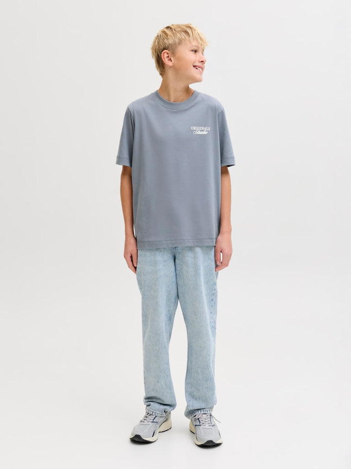 Ljus blå grå t-shirt från Jack & Jones till ungdom kille. Snygg stilren tröja med backprint till pojke, barn och ungdom.
JORNORREBRO TYPO TEE SS CREW NECK SN JNR
12284057