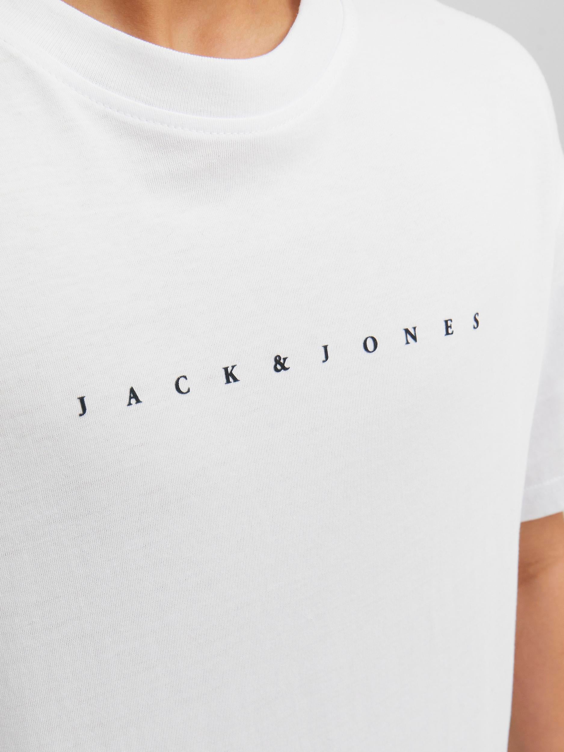 T-shirt från Jack and Jones med enkel logga på bröstet