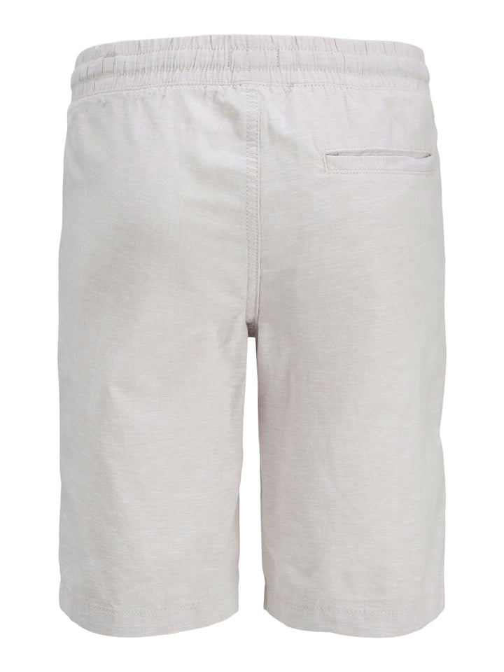 Beige linne shorts till kille från jack & Jones. Linneshorts till pojke i ljus beige.
JPSTJAIDEN SUMMER LB JOGGER SHORT SN JNR
12258277