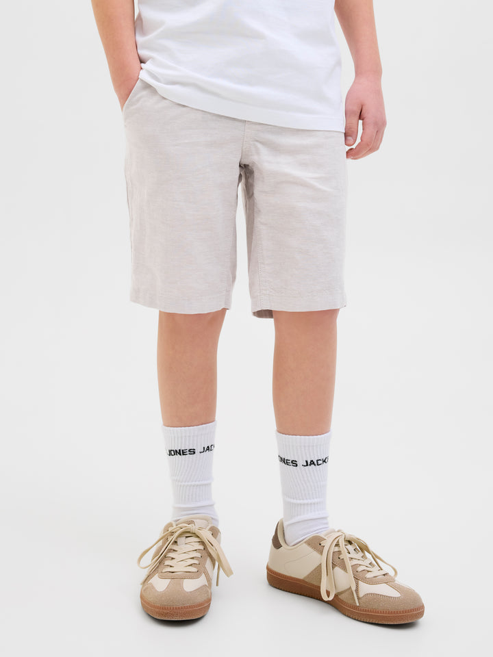 Beige linne shorts till kille från jack & Jones. Linneshorts till pojke i ljus beige.
JPSTJAIDEN SUMMER LB JOGGER SHORT SN JNR
12258277
