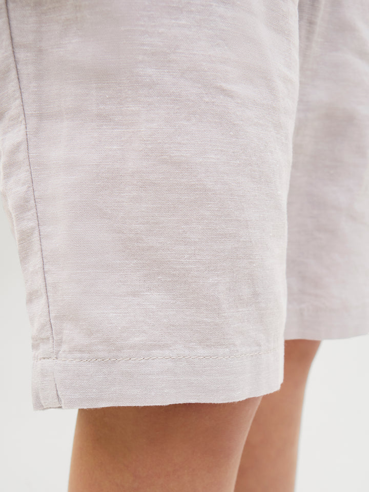 Beige linne shorts till kille från jack & Jones. Linneshorts till pojke i ljus beige.
JPSTJAIDEN SUMMER LB JOGGER SHORT SN JNR
12258277