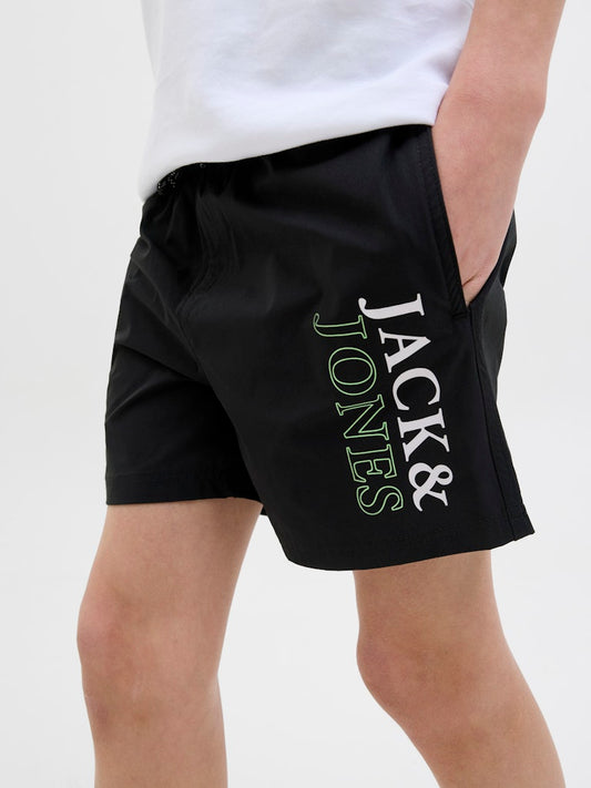 Svarta badshorts till ungdom kille. Badkläder från Jack&Jones junior. 
JPSTMAUI JJSWIM DOUBLE LOGO AKM SN JNR
12273841