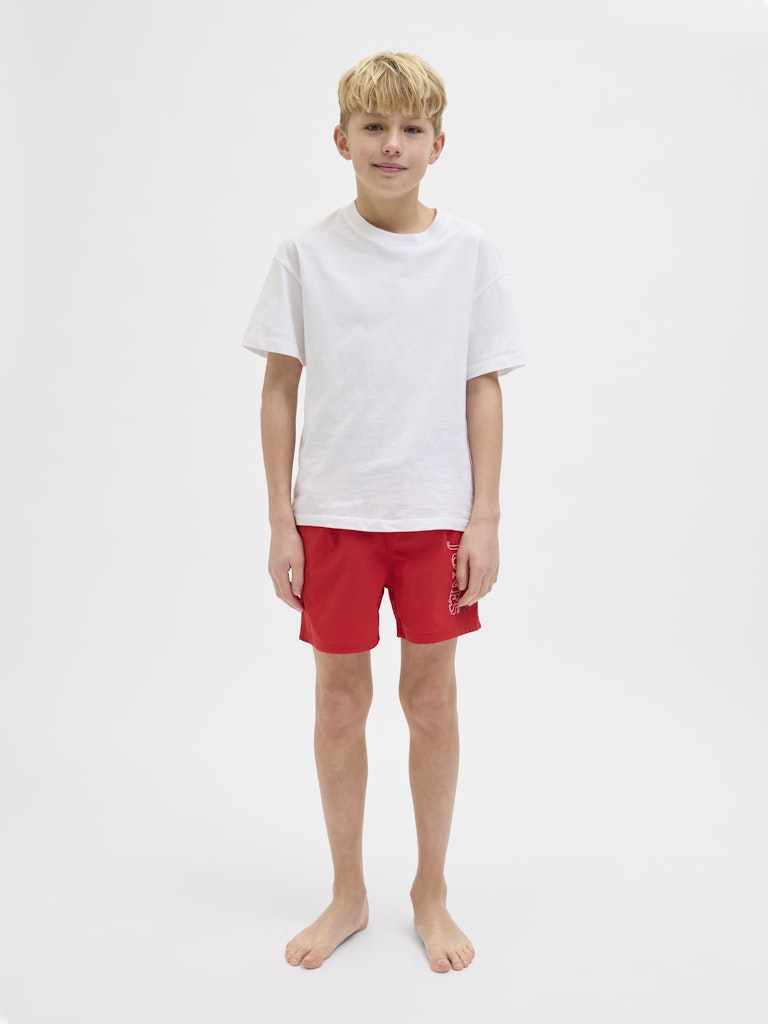 Röda badshorts till ungdom kille. Badkläder från Jack&Jones junior. 
JPSTMAUI JJSWIM DOUBLE LOGO AKM SN JNR
12273841