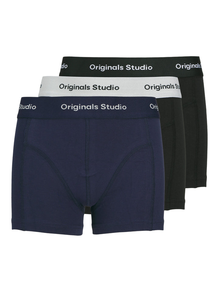 3 pack boxershort, kalsonger till kille. Ungdom kalsonger till pojke i svart och blått med nya loggan. Jack & Jones
JACVESTERBRO SOLID TRUNKS 3 PAC NOOS JNR
12274684