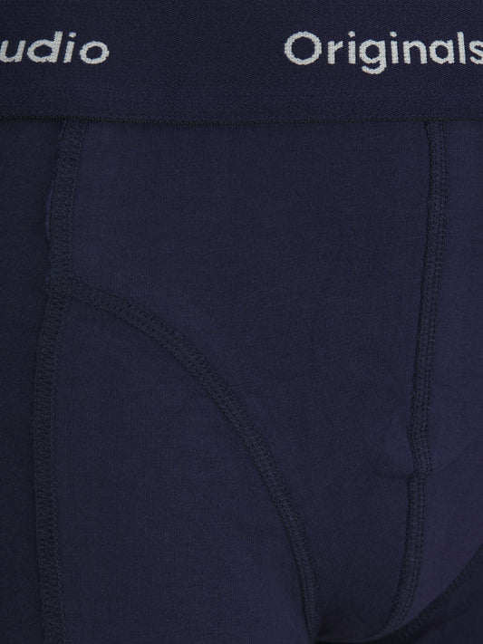 3 pack boxershort, kalsonger till kille. Ungdom kalsonger till pojke i svart och blått med nya loggan. Jack & Jones
JACVESTERBRO SOLID TRUNKS 3 PAC NOOS JNR
12274684