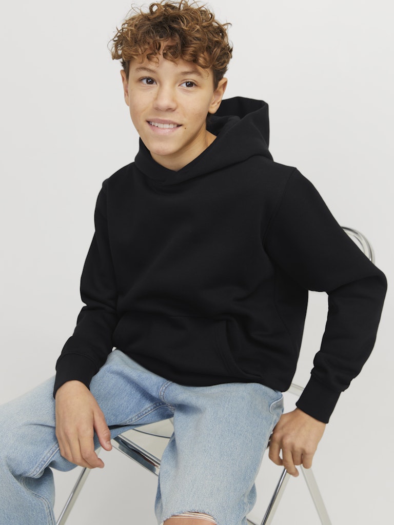Svart enfärgad hoodie utan tryck till kille. Ungdomskläder från Jack & Jones.
JJEURBAN EDGE SWEAT HOOD NOOS JNR
12274853
