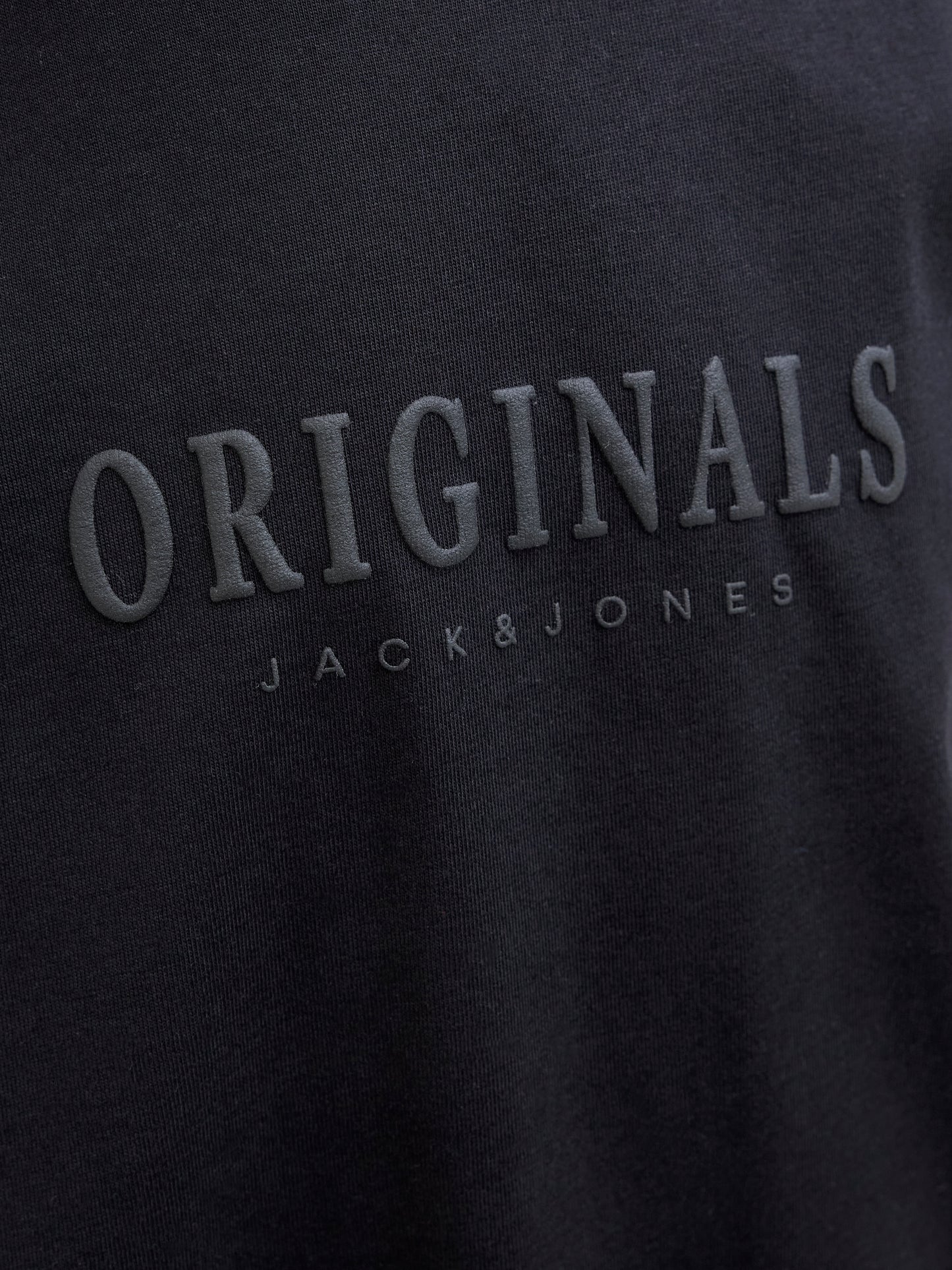 Enfärgad svart t-shirt till ungdom kille. Kortärmad svart tröja till pojke med logga på bröstet från Jack and Jones.
JORFREDERIKSBERG TEE SS CREW NOOS JNR
12274890
