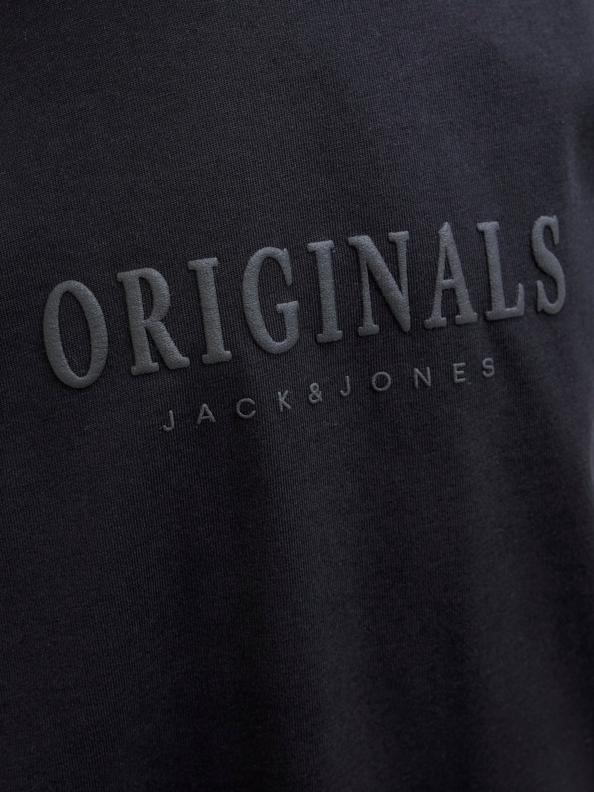 Enfärgad svart t-shirt till ungdom kille. Kortärmad svart tröja till pojke med logga på bröstet från Jack and Jones.
JORFREDERIKSBERG TEE SS CREW NOOS JNR
12274890