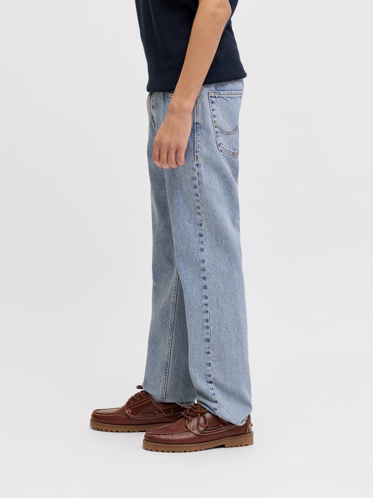 Blå klassisk jeans till kille från Jack and Jones. Clark ungdoms jeans till pojke från Jack & Jones Junior.
JJICLARK JJORIGINAL SQ 348 NOOS JNR
12289310