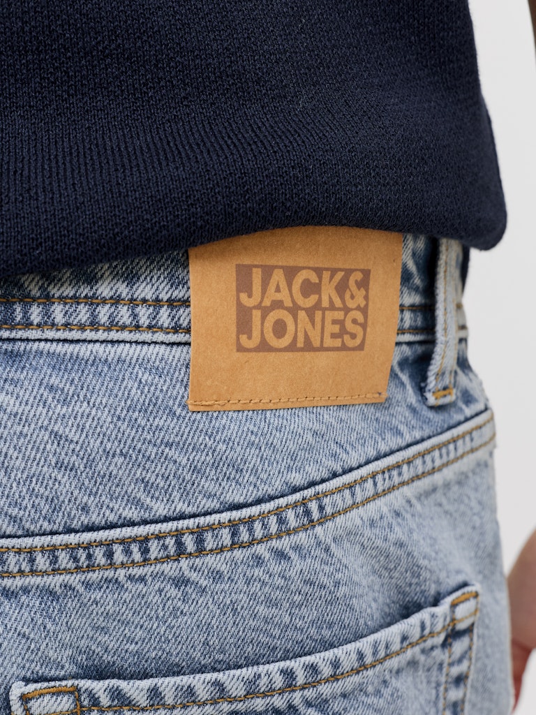 Blå klassisk jeans till kille från Jack and Jones. Clark ungdoms jeans till pojke från Jack & Jones Junior.
JJICLARK JJORIGINAL SQ 348 NOOS JNR
12289310