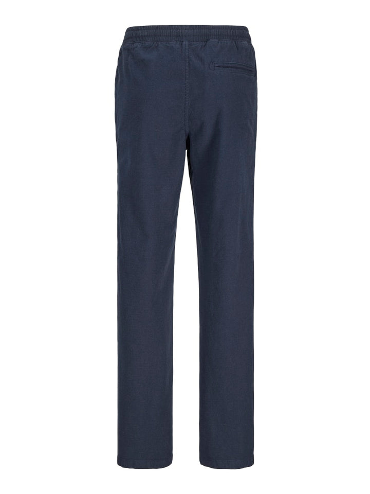 Blå stilren snygg byxa till kille. Dressade ekologiska byxor till pojke från Jack and Jones Kids Junior.
JPSTKANE FURY PANTSNOOS JNR
12297922
