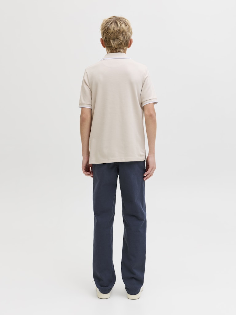 Blå stilren snygg byxa till kille. Dressade ekologiska byxor till pojke från Jack and Jones Kids Junior.
JPSTKANE FURY PANTSNOOS JNR
12297922