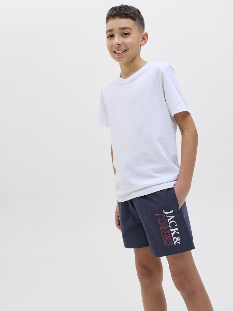 Blå badshorts till ungdom kille. Badkläder från Jack&Jones junior. 
JPSTMAUI JJSWIM DOUBLE LOGO AKM SN JNR
12273841