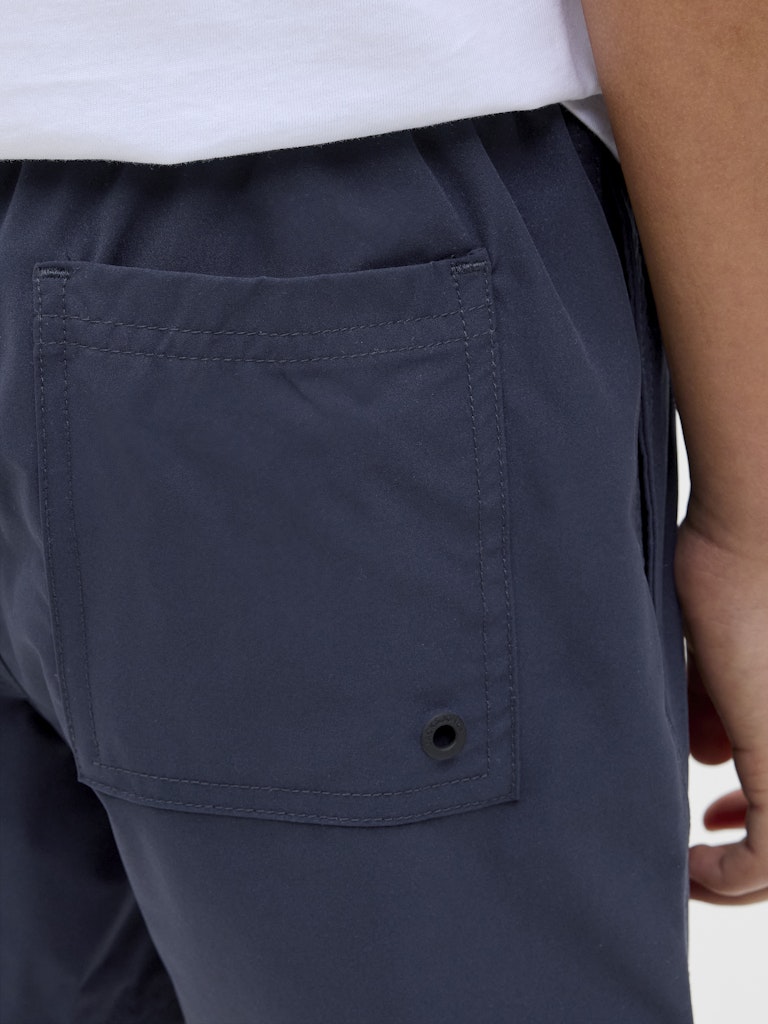 Blå badshorts till ungdom kille. Badkläder från Jack&Jones junior. 
JPSTMAUI JJSWIM DOUBLE LOGO AKM SN JNR
12273841