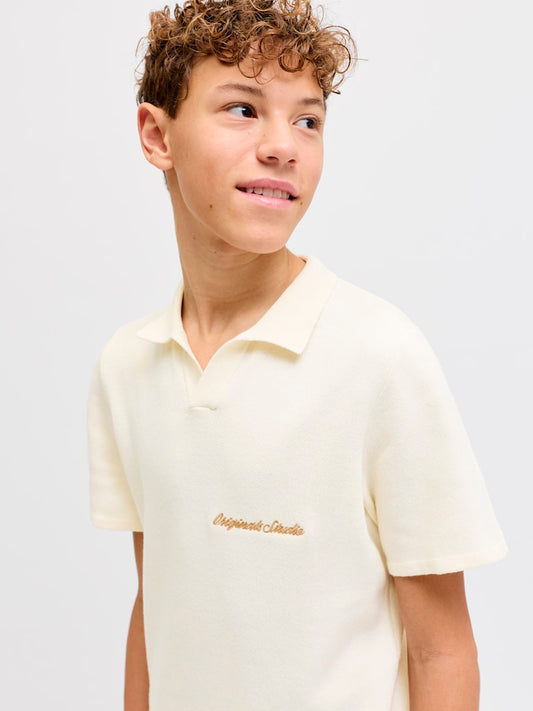 Stickad kortärmad pike tröja till pojke. Fin natur vit piké tröja med krage till ungdom kille i ekologisk bomull från Jack & Jones Junior.
JORNORREBRO LIGHT KNIT SS POLO JNR
12286702