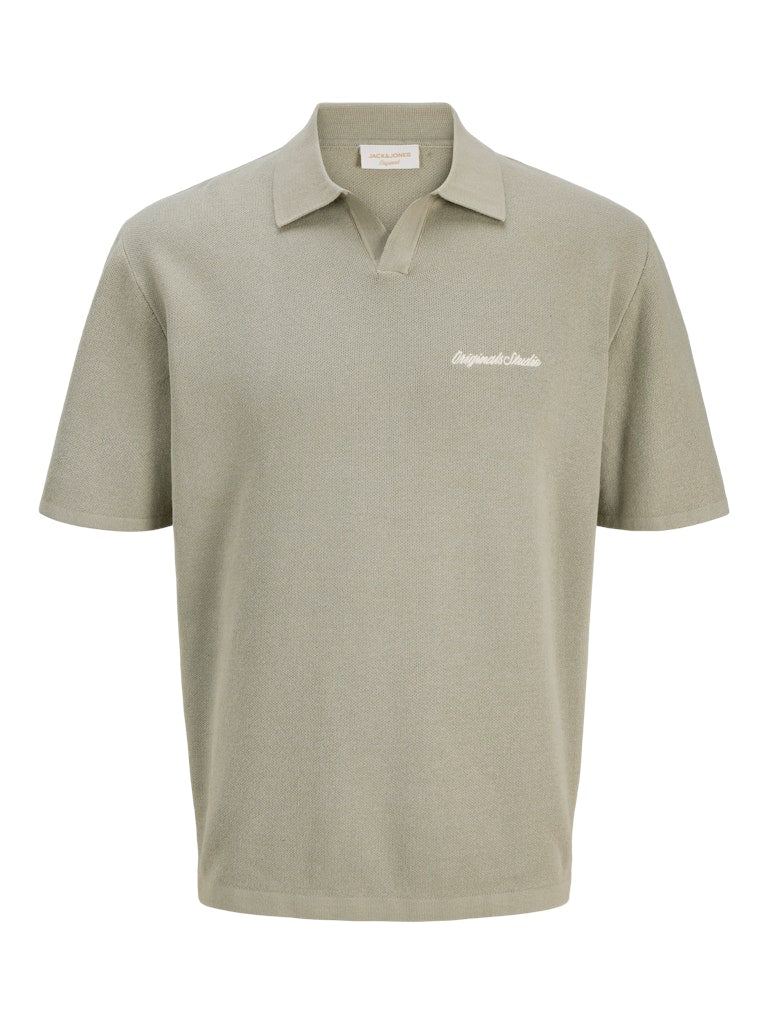 Stickad kortärmad pike tröja till pojke. Fin grön piké tröja med krage till ungdom kille från Jack & Jones Junior.
JORNORREBRO LIGHT KNIT SS POLO JNR
12286702