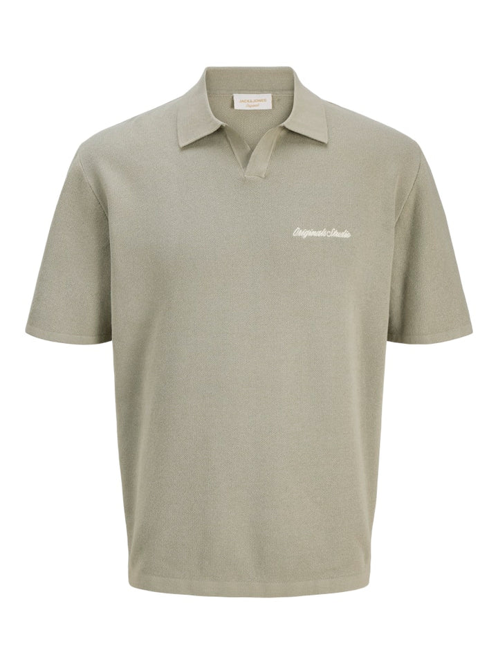 Stickad kortärmad pike tröja till pojke. Fin grön piké tröja med krage till ungdom kille från Jack & Jones Junior.
JORNORREBRO LIGHT KNIT SS POLO JNR
12286702