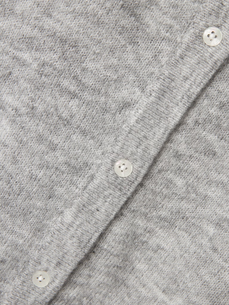 Grå kofta till tjej från LMTD. Ungdom cardigan slätstickad.
NLFLODET LS SHORT KNIT CARDIGAN NOOS
13235060