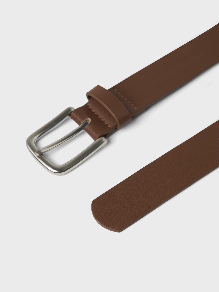 Brunt bälte till tjej och kille. Ungdoms skärp från LMTD, unisex modell, 4 olika längder
13248316 
NLNLOUI BELT