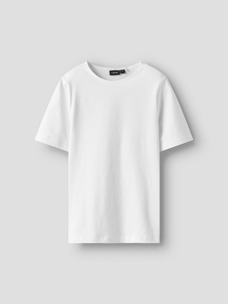 Kortärmad t-shirt till ungdom tjej. Vit enfärgad slim topp till flicka, ekologiska barnkläder från LMTD.
NLFBOVAS SS SHORT S TOP NOOS
13252452