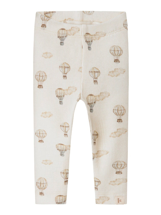 Vit baby leggings med beige mönstrade luftballonger till bebis flicka och pojke. Ekologiska baby kläder från Lil 'Atelier
NBNGAVO ELF SLIM LEGGING LIL NOOS
13239257