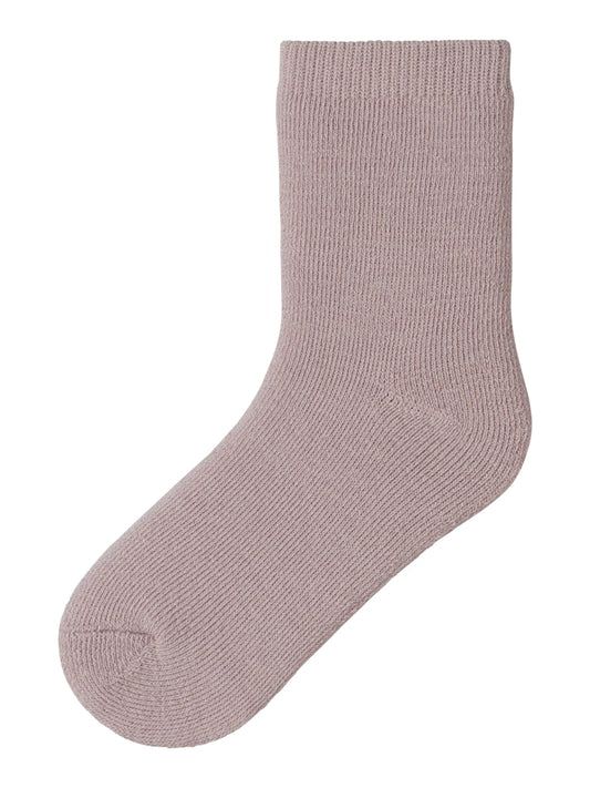 Rosa ull strumpor till flicka. Tjockstrumpor i merino ull från Name it.
NMFWAKSI WO/BL TERRY SOCK
13228513