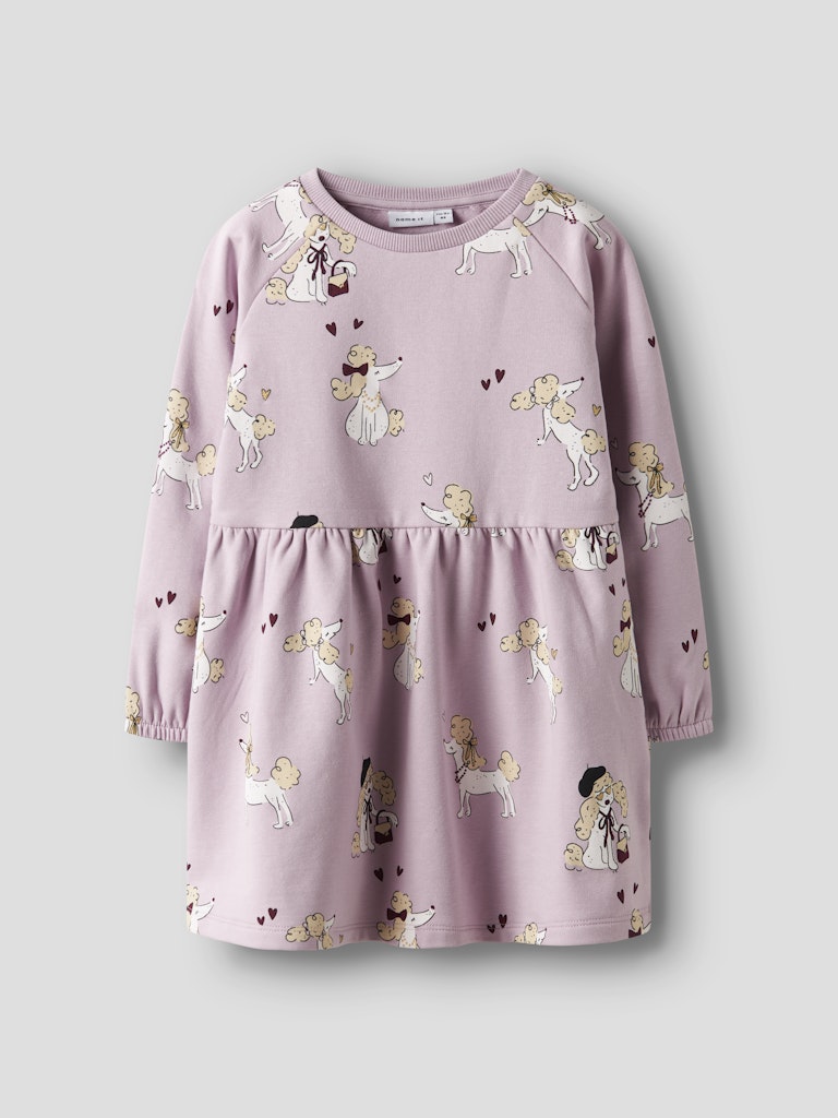 Rosa hund mönstrad klänning till flicka. Ekologiska barnkläder från Name it till liten tjej.
NMFROGIA LS SWEAT DRESS BRU
13249134