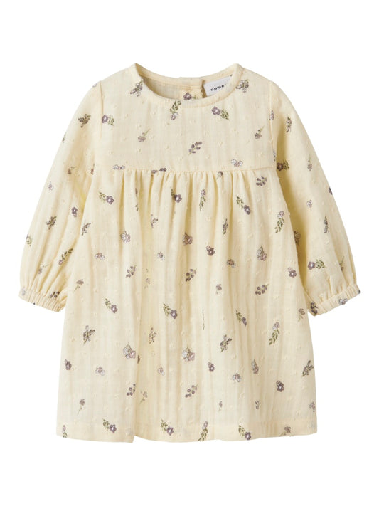 Ljus gul  baby klänning till nyfödd bebis flicka. Blommig bebis klänning, mönstrad klänning till baby. Ekologiska bebiskläder till nyfödd flicka.
NBFDORTHEA LS DRESS
13253624