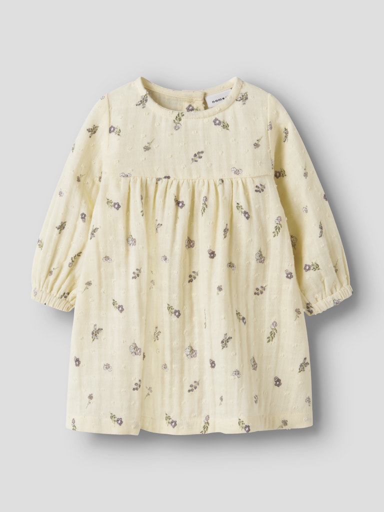 Ljus gul  baby klänning till nyfödd bebis flicka. Blommig bebis klänning, mönstrad klänning till baby. Ekologiska bebiskläder till nyfödd flicka.
NBFDORTHEA LS DRESS
13253624