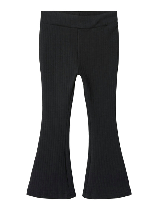 Svart barn byxa utsvängda från Name it till flicka. Tjej byxor bootcut svarta i mjuk skön bomull.
NMFSURAJA XSL BOOTCUT PANT
13242178