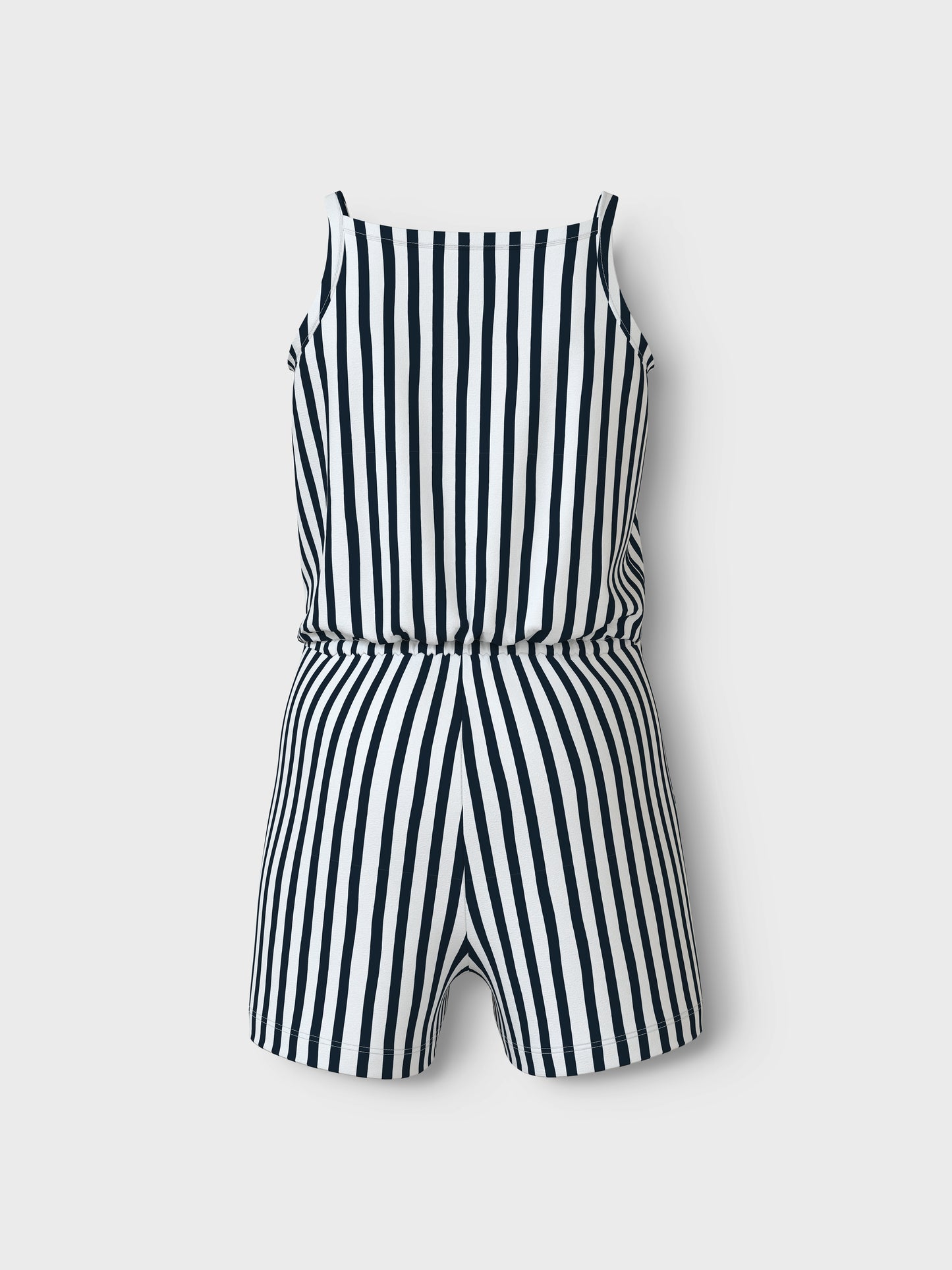 Randig jumpsuit shorts och linne med smala axelband till flicka, tjej från Name it.
NKFVIGGA STRAP SUIT F1
13215236