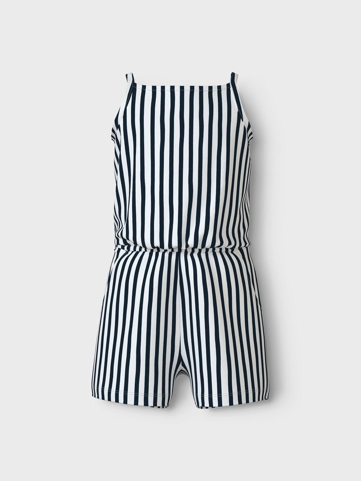 Randig jumpsuit shorts och linne med smala axelband till flicka, tjej från Name it.
NKFVIGGA STRAP SUIT F1
13215236