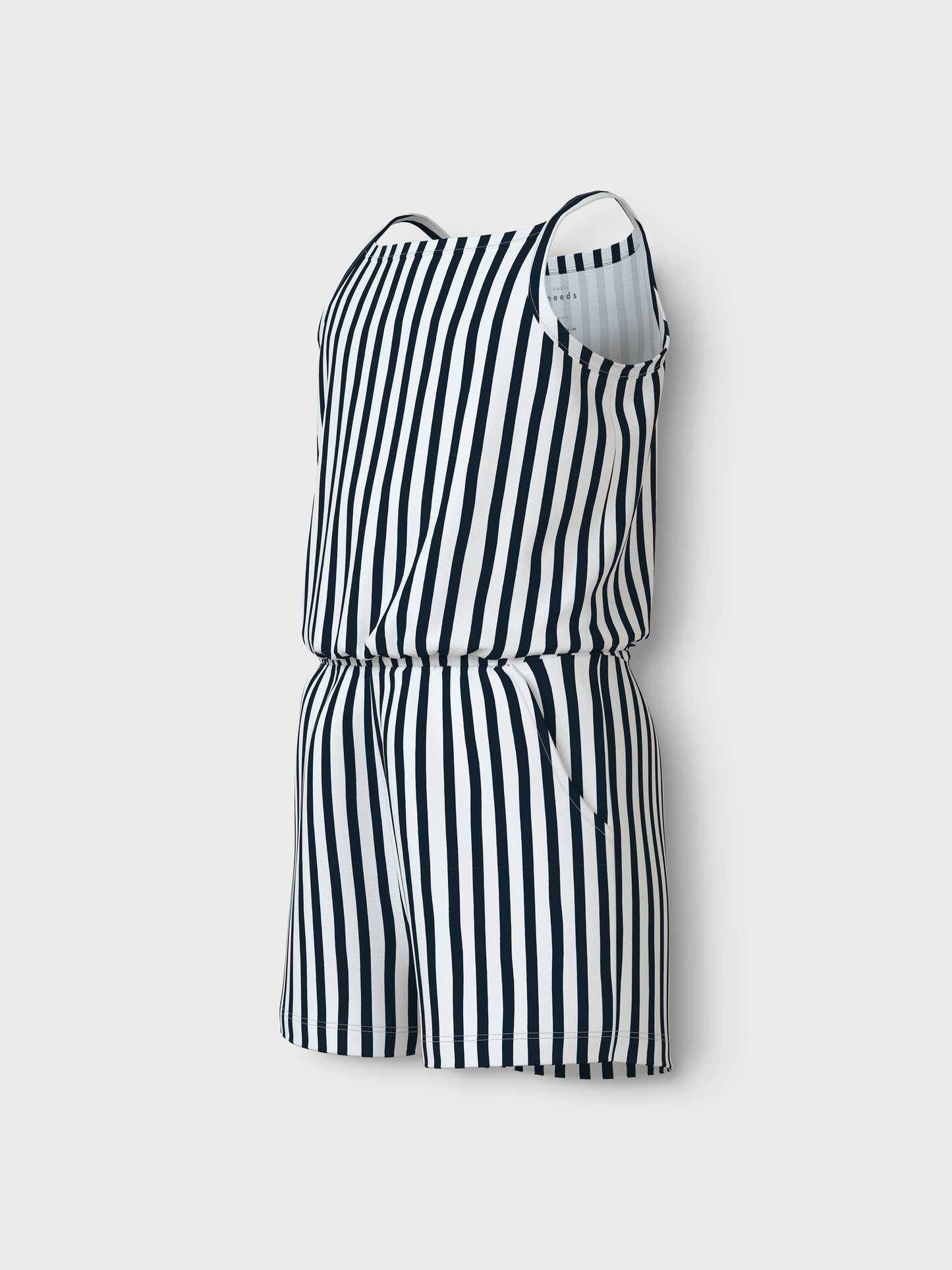 Randig jumpsuit shorts och linne med smala axelband till flicka, tjej från Name it.
NKFVIGGA STRAP SUIT F1
13215236