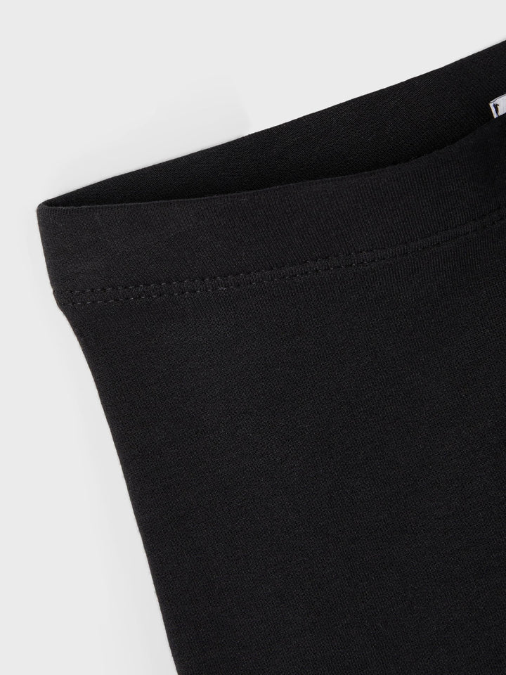 Svart sweat leggings till flicka. Tjej legging, varma sköna i sweatshirt.
13195885
NKFDAVINA SOLID SWE LEGGING BRU N NOOS