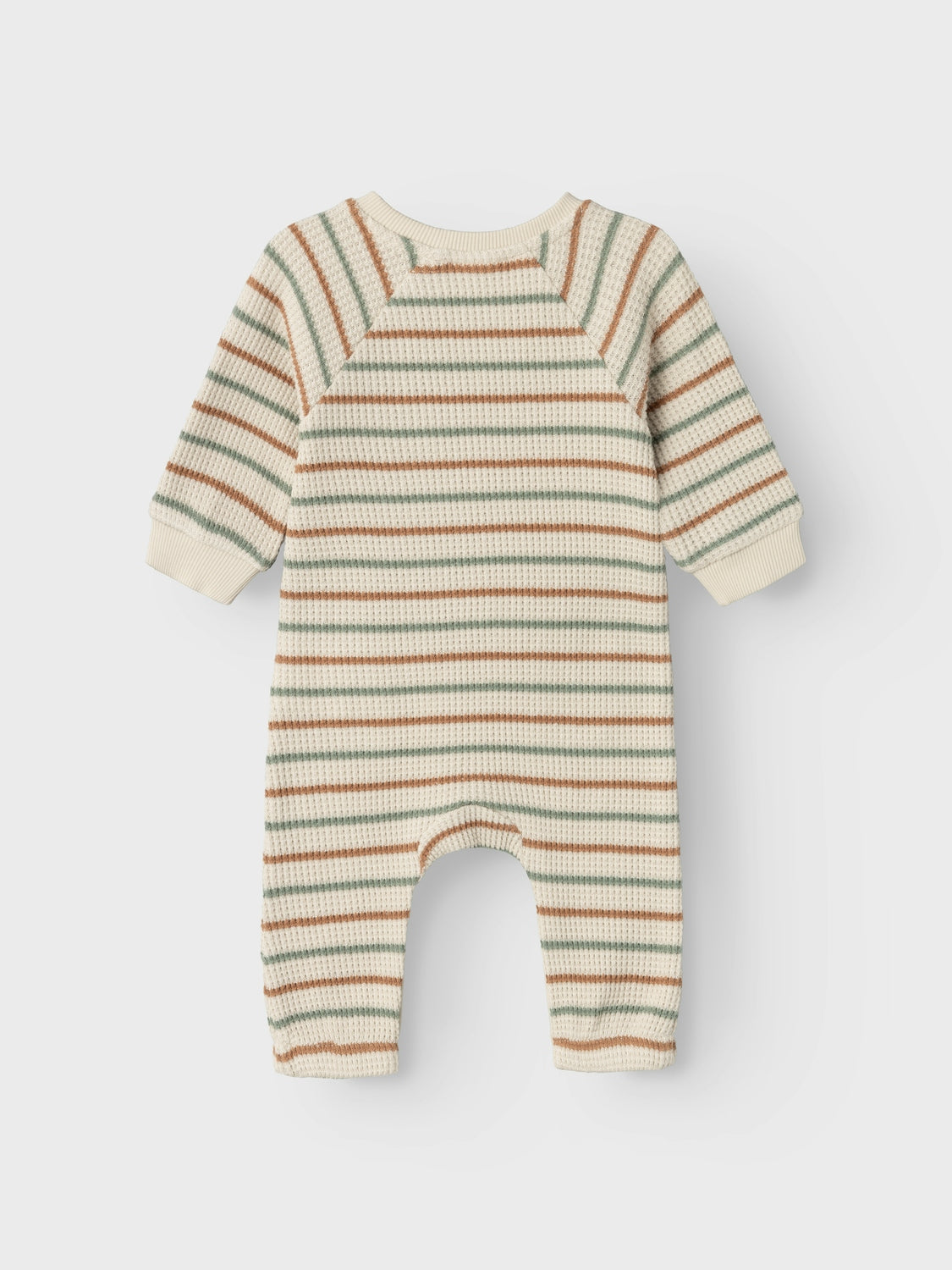 Mysig jumpsuit i våfflig kvalitet som är väldigt mjuk och skön för din baby. Randig, ekologisk baby sparkdräkt till bebis pojke.

Produkttyp: Bodysuit
Stängning: Tryckknapp