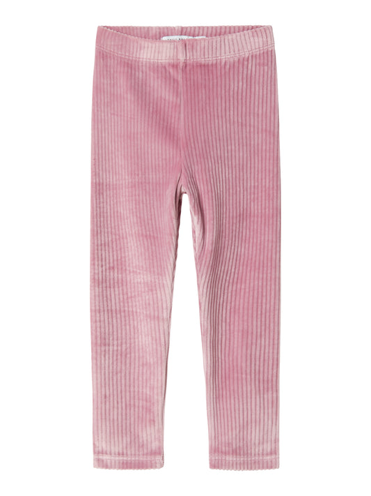 Mjuk, mysig velour leggings till liten flicka, tjej. Velour byxa i rosa till barn från Name it. Vi älskar dessa sköna velourbyxor NMFVELOA